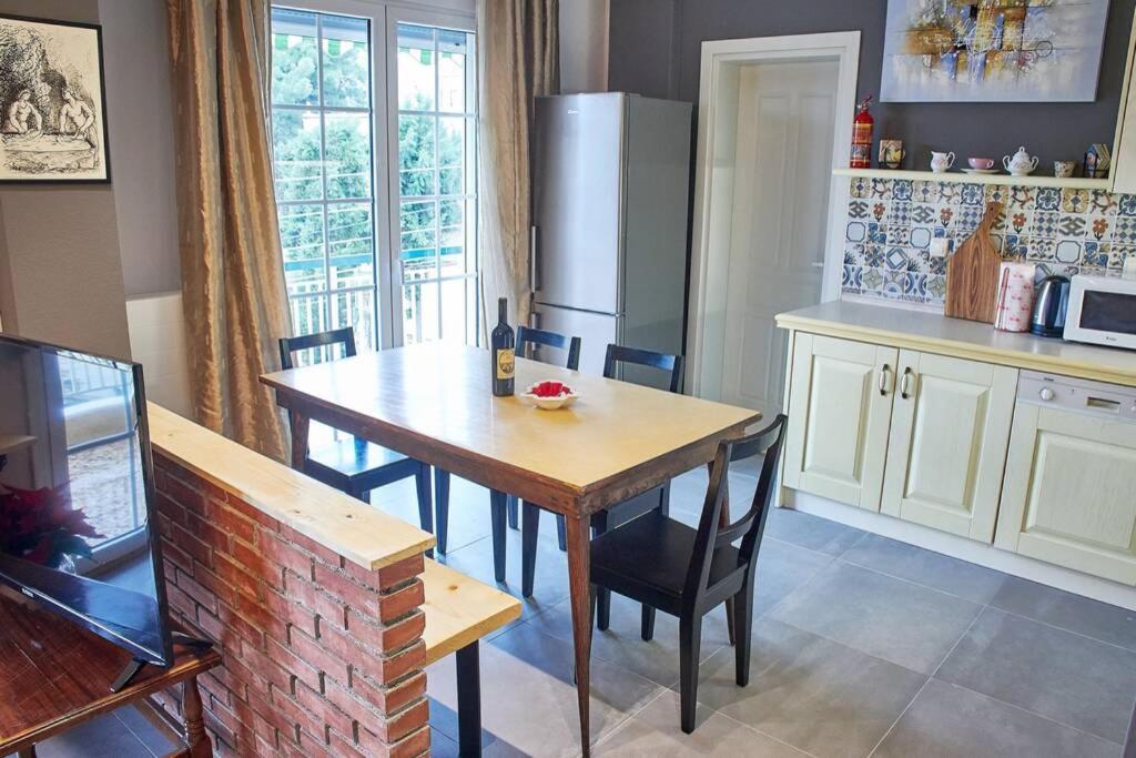 Art Luxury Designer Apartment Drama Bagian luar foto